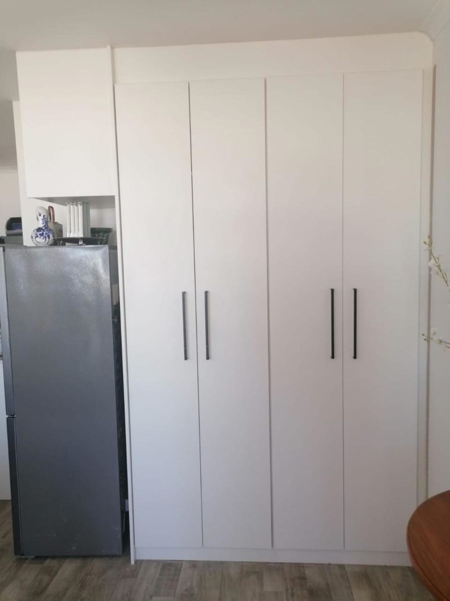 1 Bedroom Property for Sale in Van Riebeeckstrand Western Cape